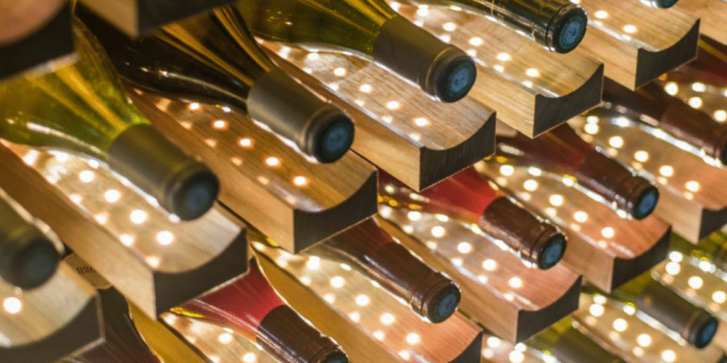 étalage de vin éclairé